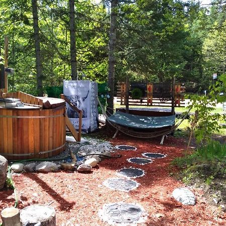 Le Petit Cottage Du Grand Boise Lac-Simon Buitenkant foto