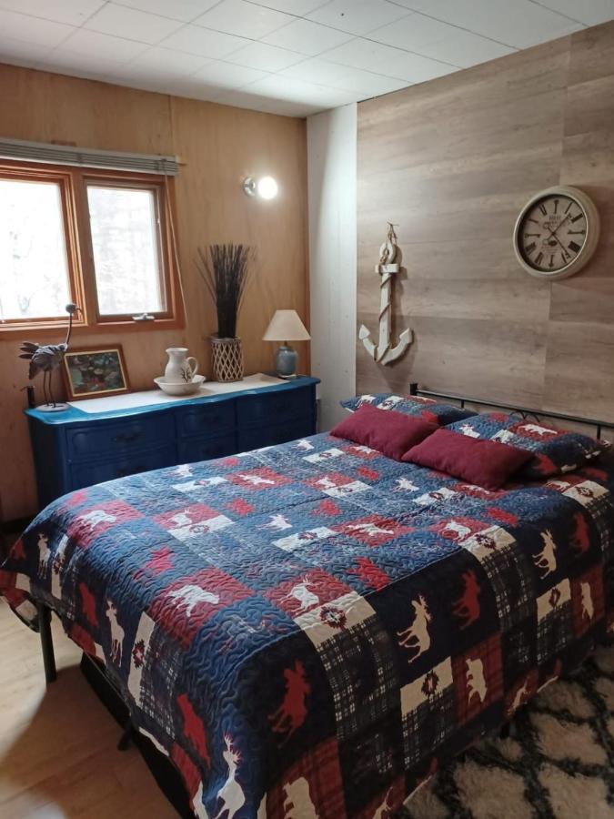 Le Petit Cottage Du Grand Boise Lac-Simon Buitenkant foto